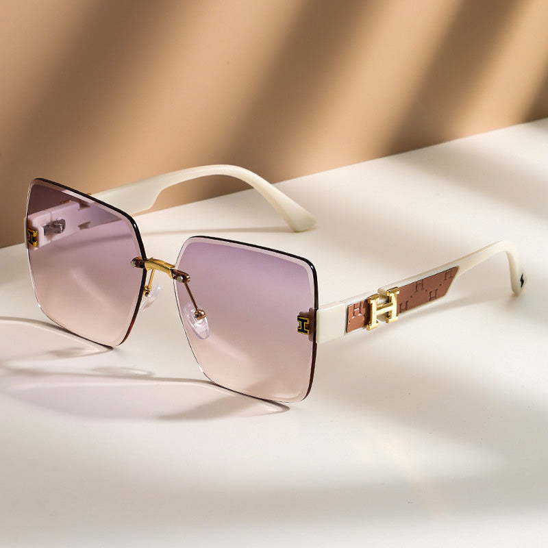 Helia Oversized Rimless Shades