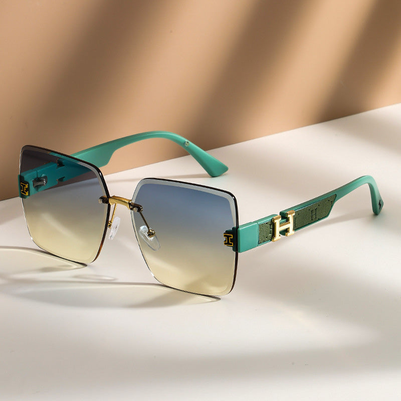 Helia Oversized Rimless Shades